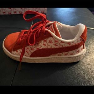 Like New W/Box Girls Hello Kitty Puma